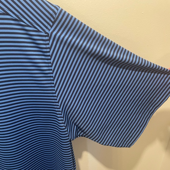 Roundtree & Yorke men’s large. Blue polo, navy stripes. Loose fit. - Picture 4 of 6